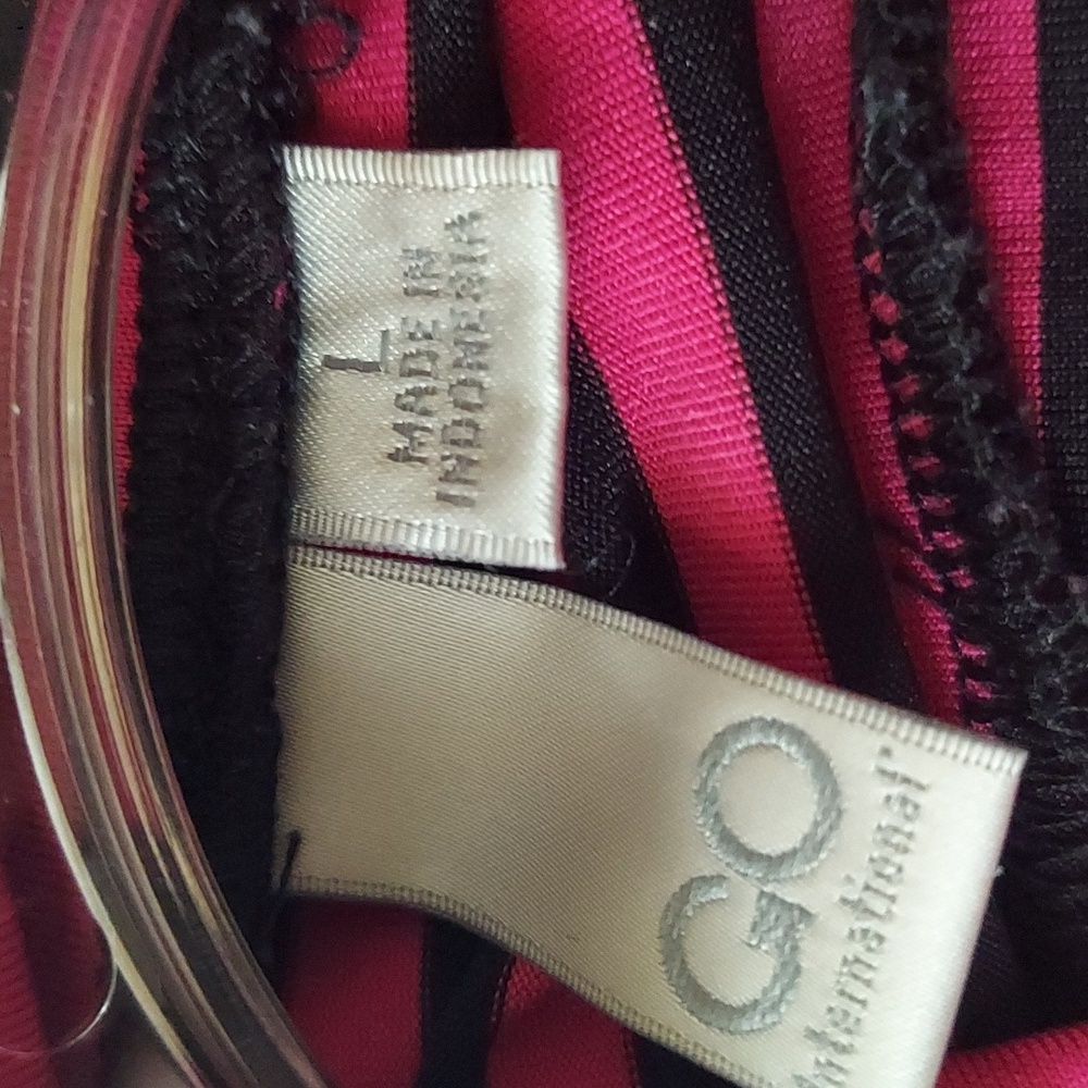 Stripe Turtle Neck - Picture 5 of 6